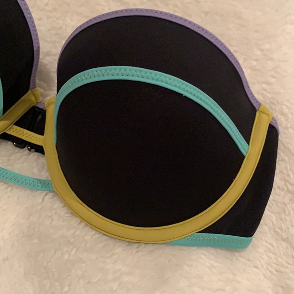 Victoria’s Secret “The Flirt Bandeau” bikini top - Picture 4 of 11